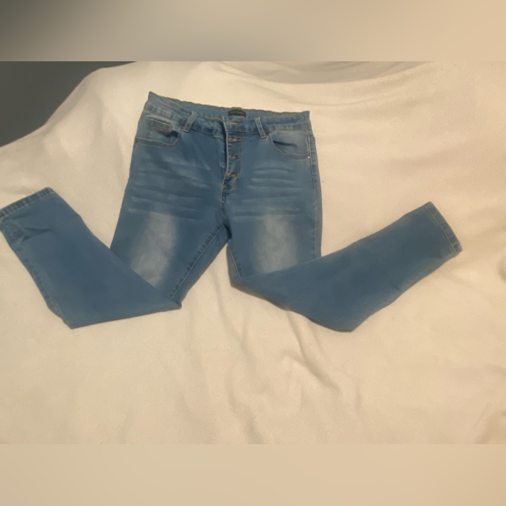 Ankle length stretchy jeans